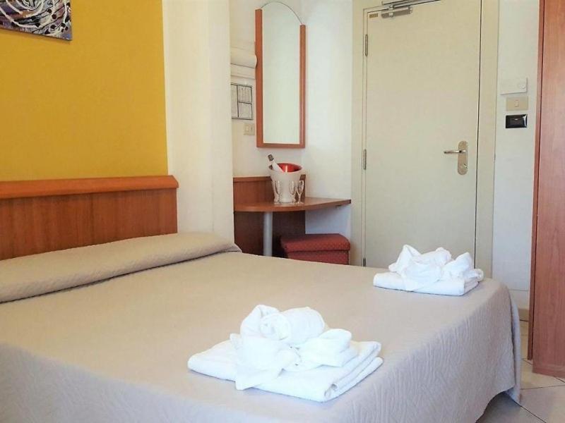 Hotel Bengasi Rimini Exteriör bild