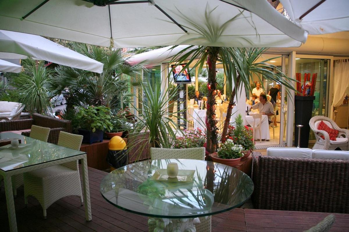 Hotel Bengasi Rimini Exteriör bild