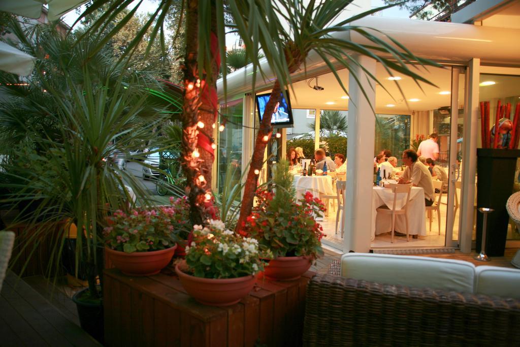 Hotel Bengasi Rimini Exteriör bild