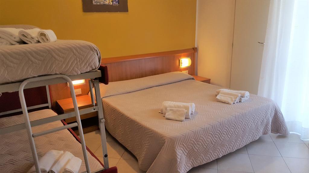 Hotel Bengasi Rimini Exteriör bild