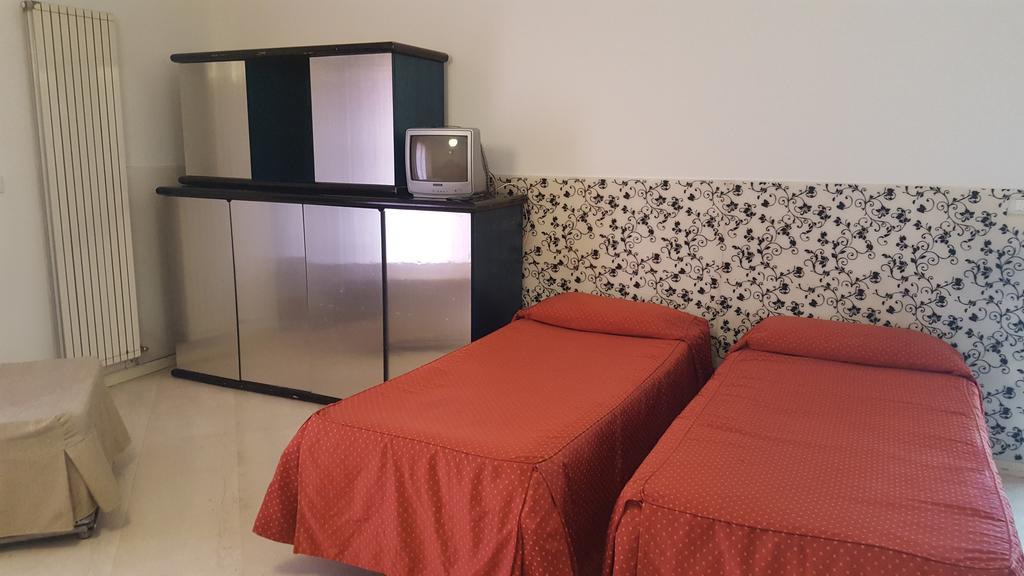 Hotel Bengasi Rimini Exteriör bild