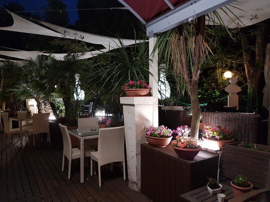 Hotel Bengasi Rimini Exteriör bild