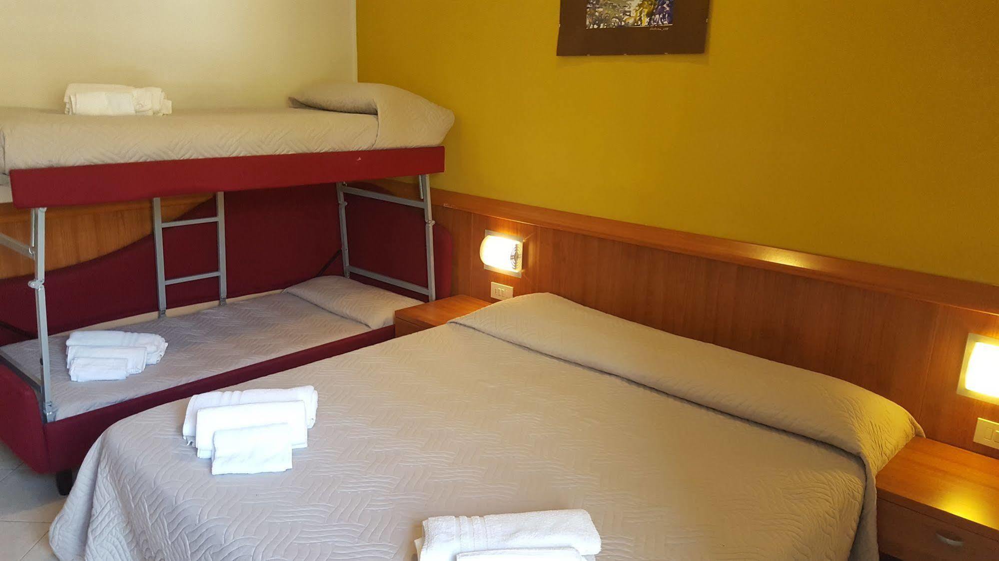 Hotel Bengasi Rimini Exteriör bild